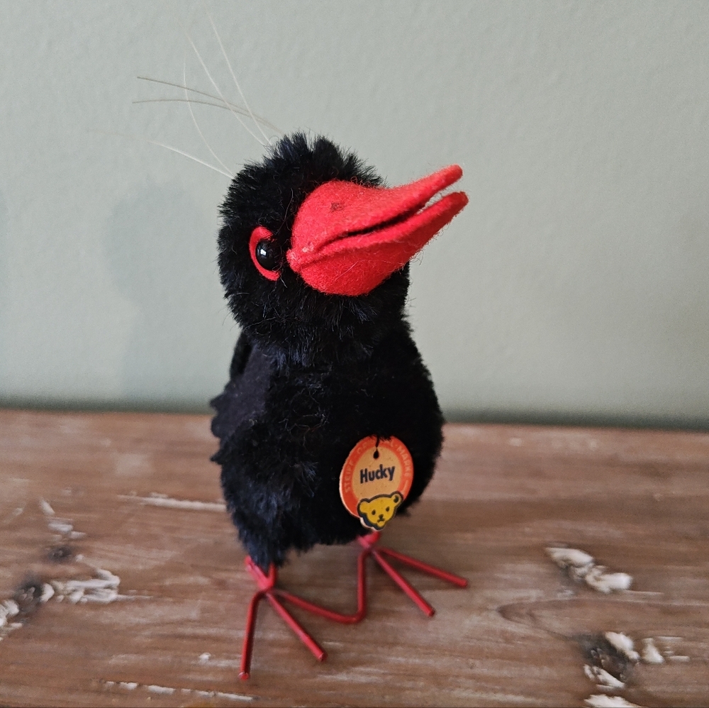Vintage 1960s Steiff Hucky Raven (small)
